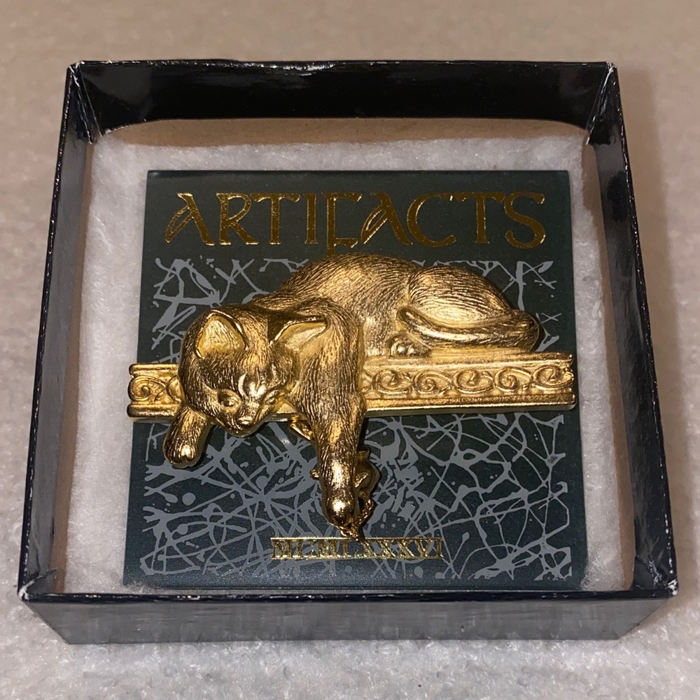 Artifacts Gold Cat Brooch